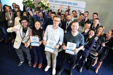 The finalists of the Startup Days 2020. In the foreground the winners.