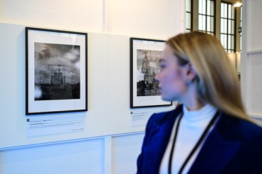 Charity-Ausstellung von ukrainischen FotografInnen.